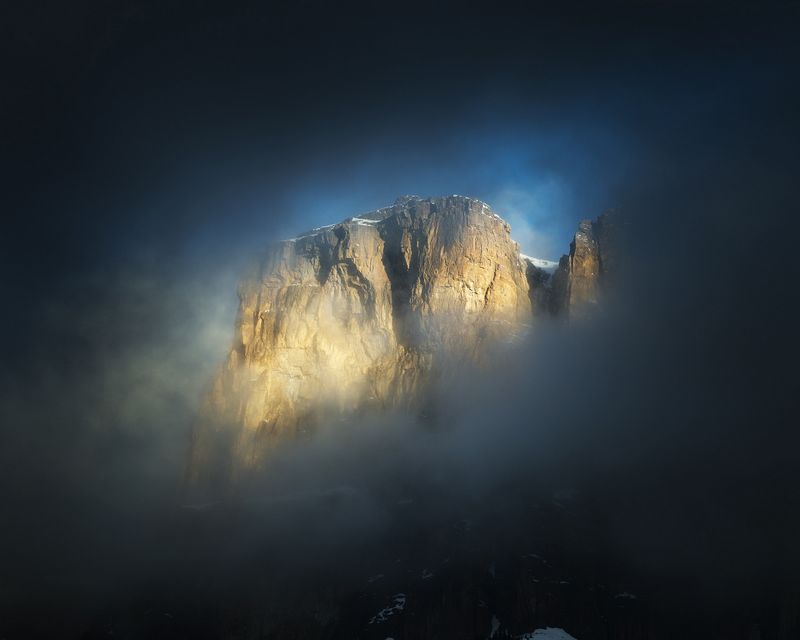 云雾中的城堡山,城堡山 Castle Mountain · 班夫国家公园 — 韩进一摄